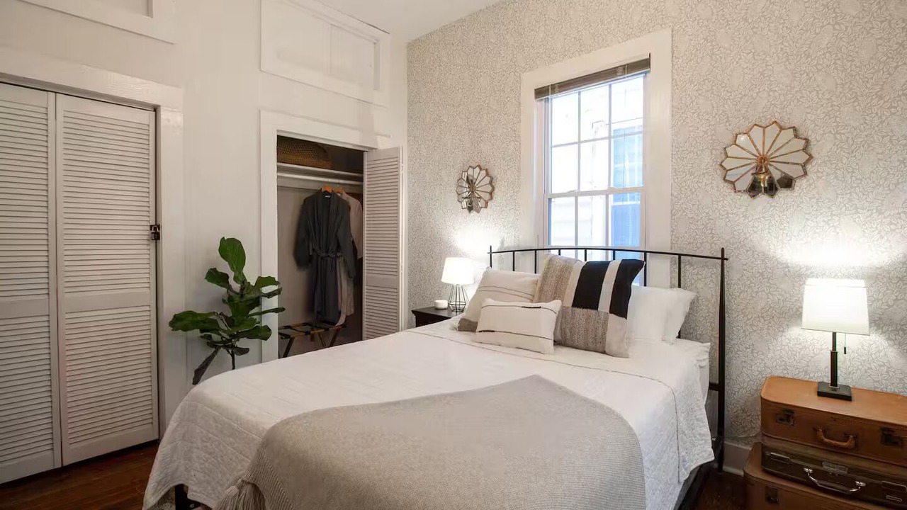 Photo of Bedroom in Savannah Victorian District