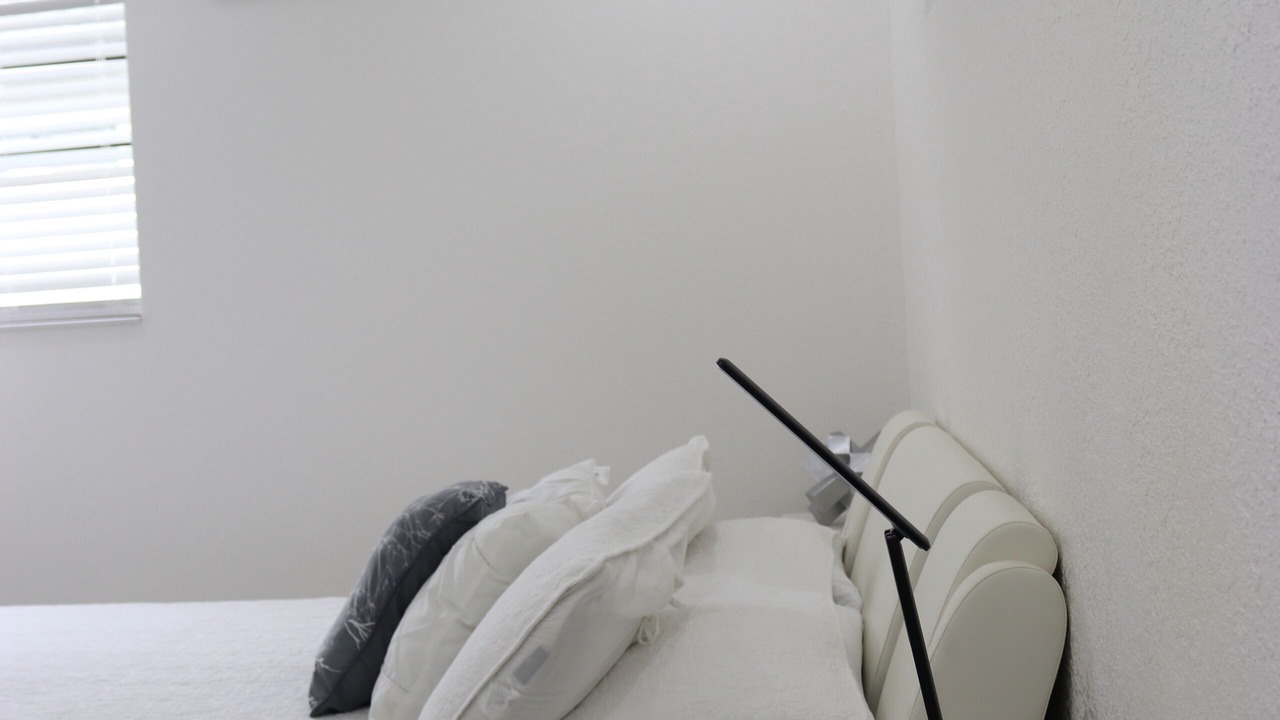 Photo of Bedroom in Lakeview Village