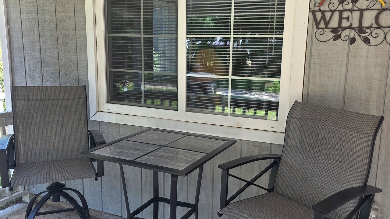 Photo of Patio Balcony in Le Roy