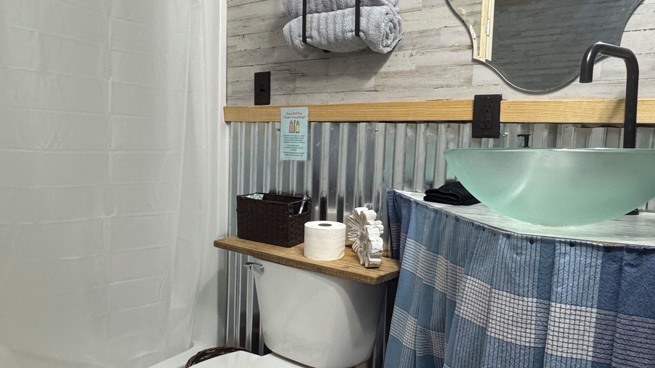 Photo of Bathroom in Pangburn