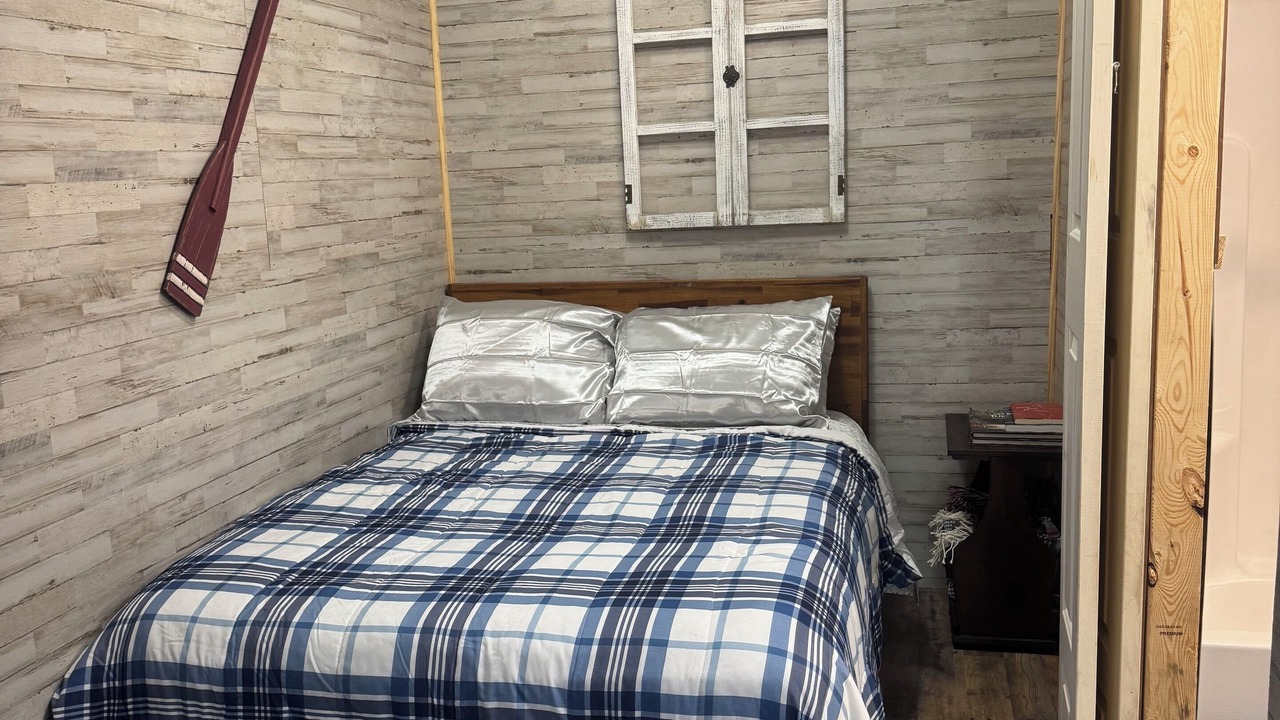 Photo of Bedroom in Pangburn