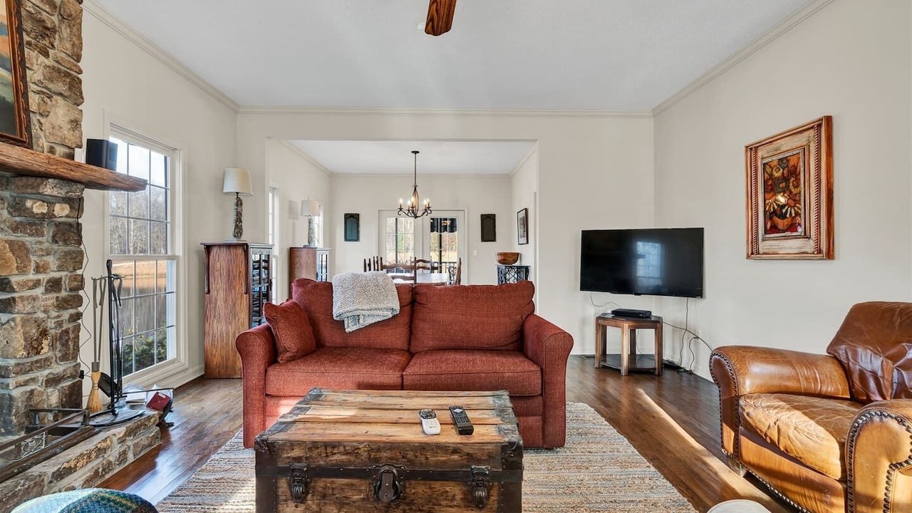 Photo of Livingroom in Sewanee