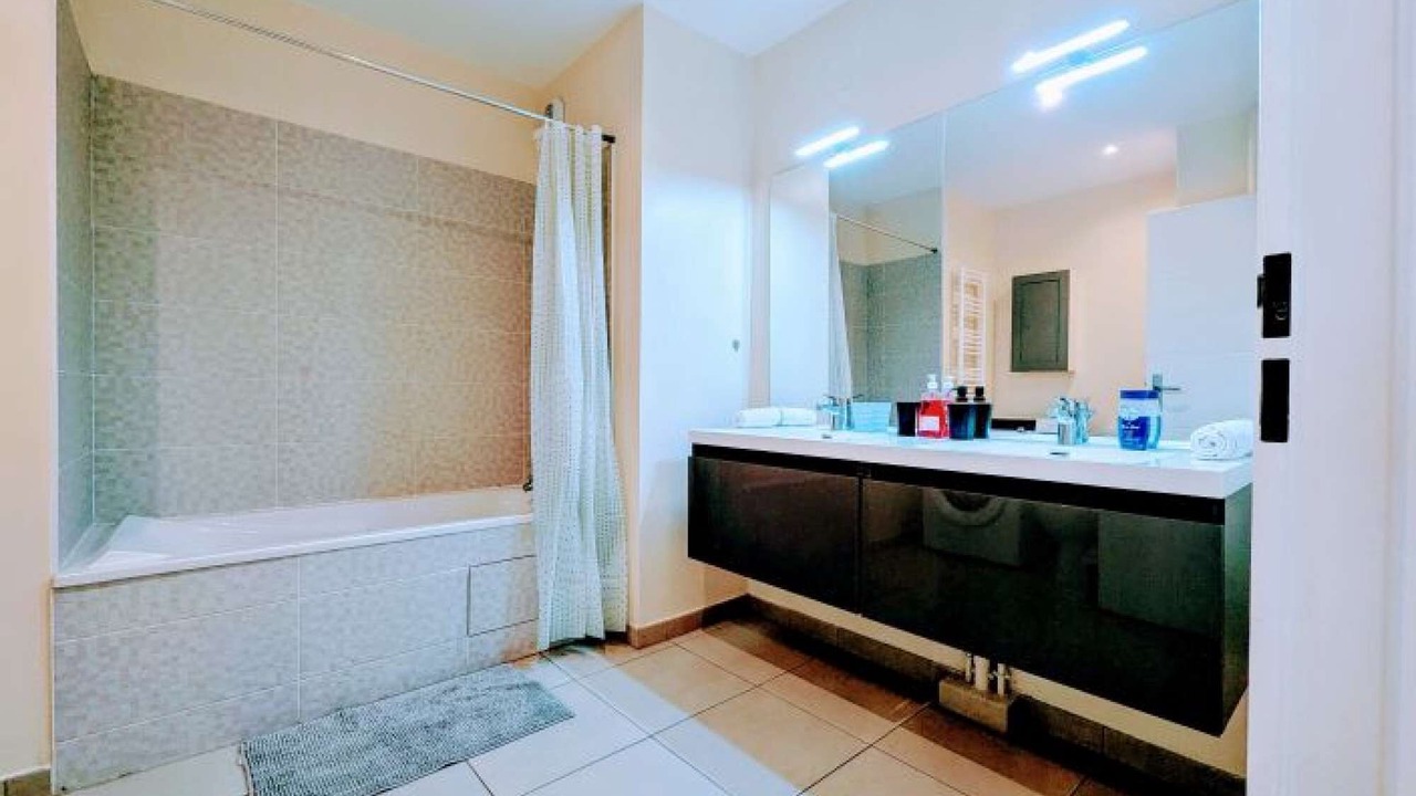 Photo of Bathroom in Clamart