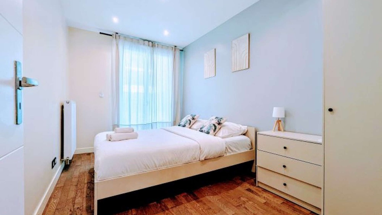 Photo of Bedroom in Clamart