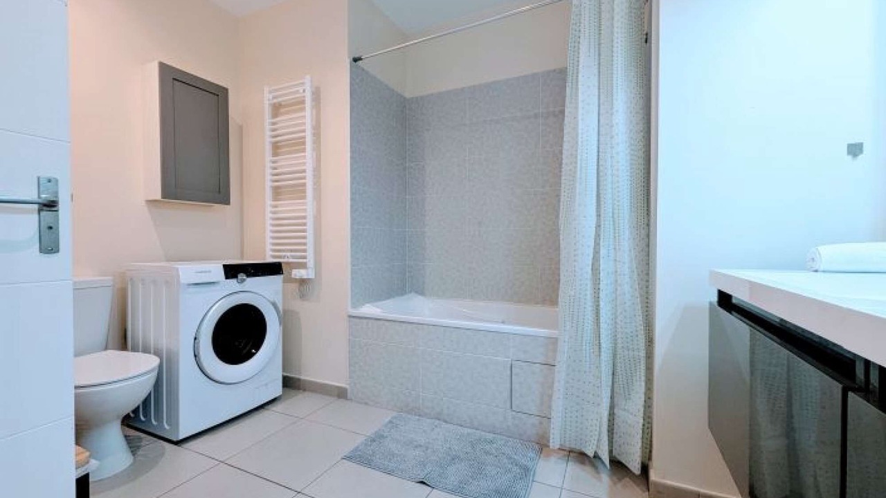 Photo of Bathroom in Clamart