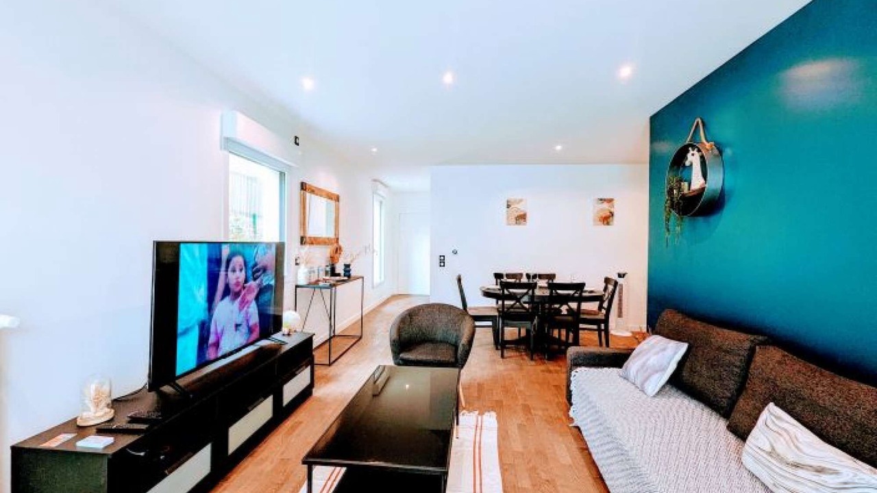 Photo of Livingroom in Clamart