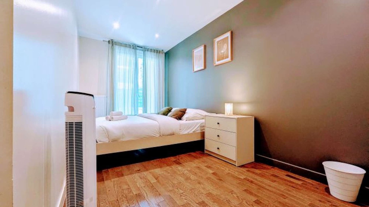 Photo of Bedroom in Clamart