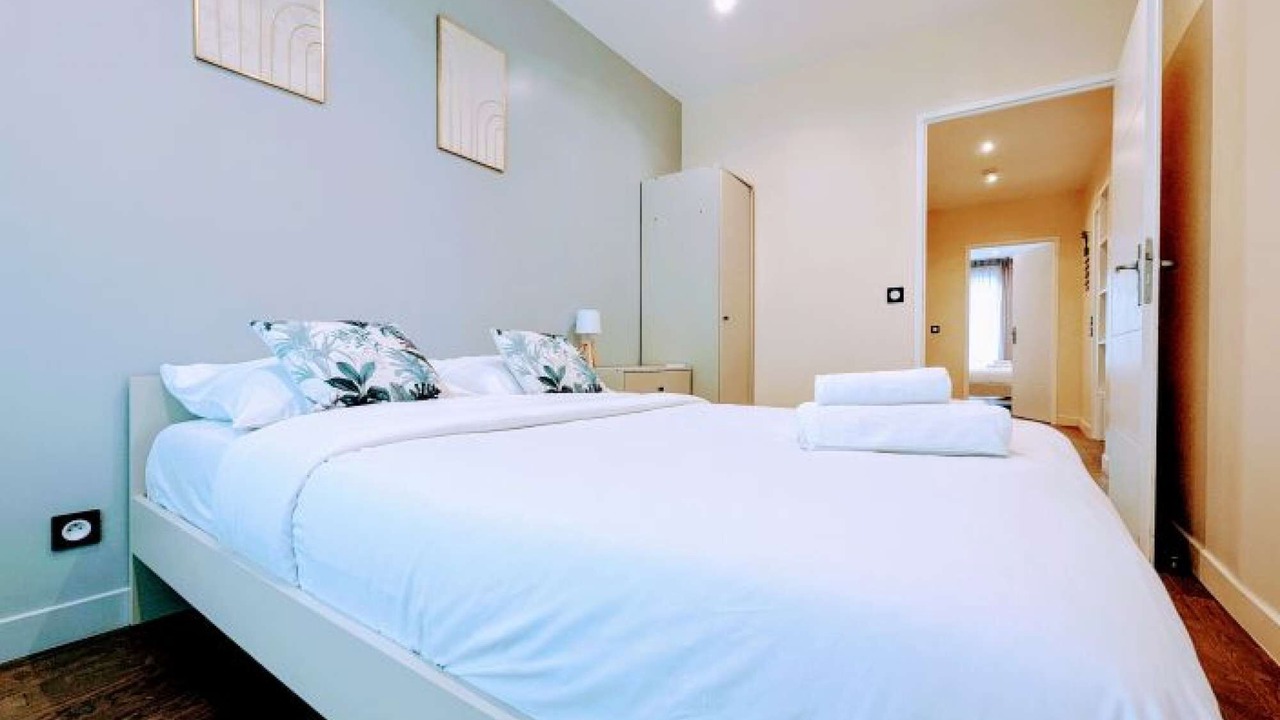 Photo of Bedroom in Clamart