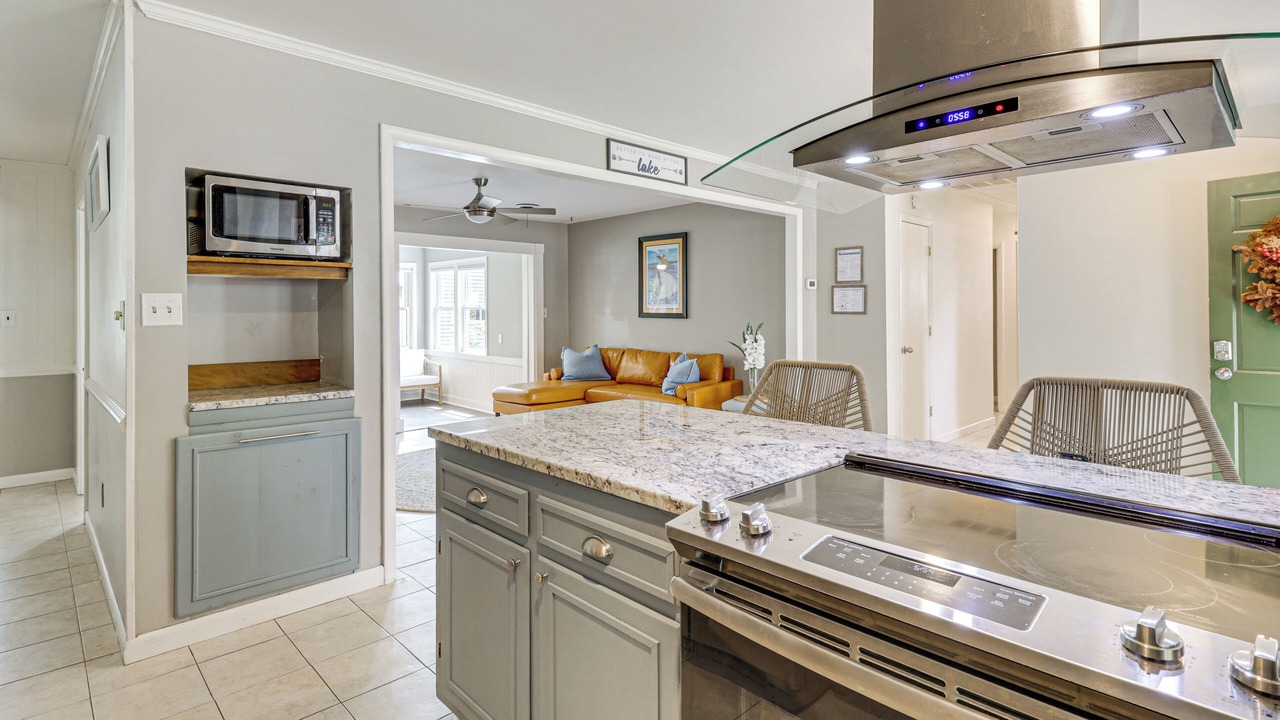 Photo of Kitchen in Coliseum Central