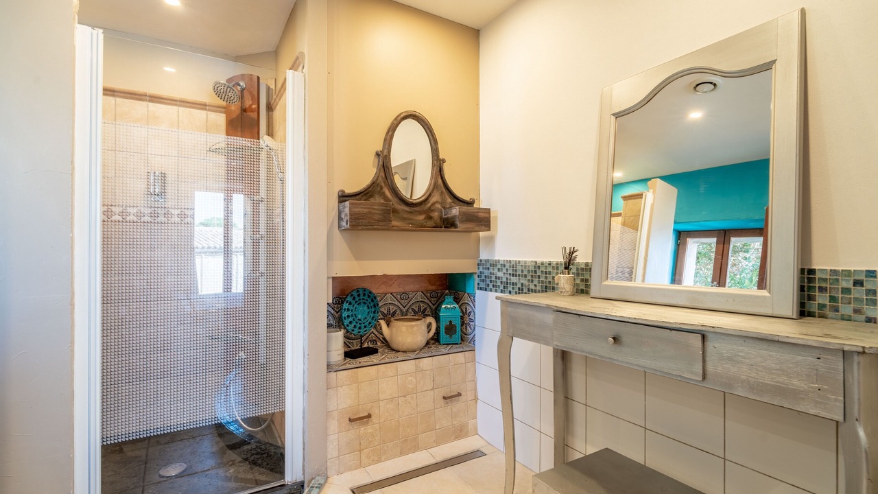 Photo of Bathroom in Villeneuve-les-Montreal