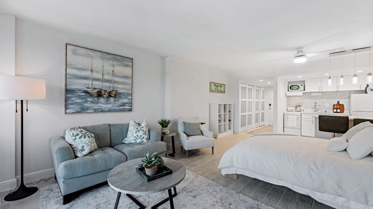 Photo of Bedroom in Vanderbilt Beach