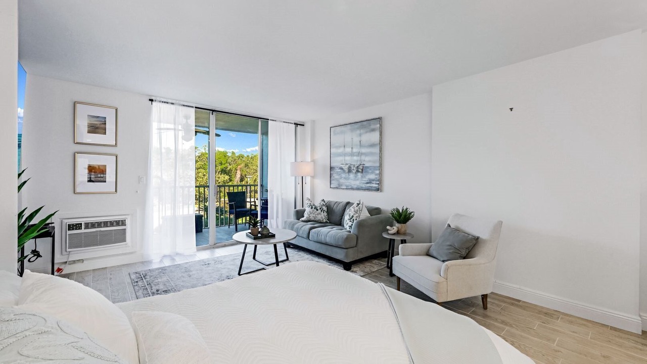 Photo of Bedroom in Vanderbilt Beach