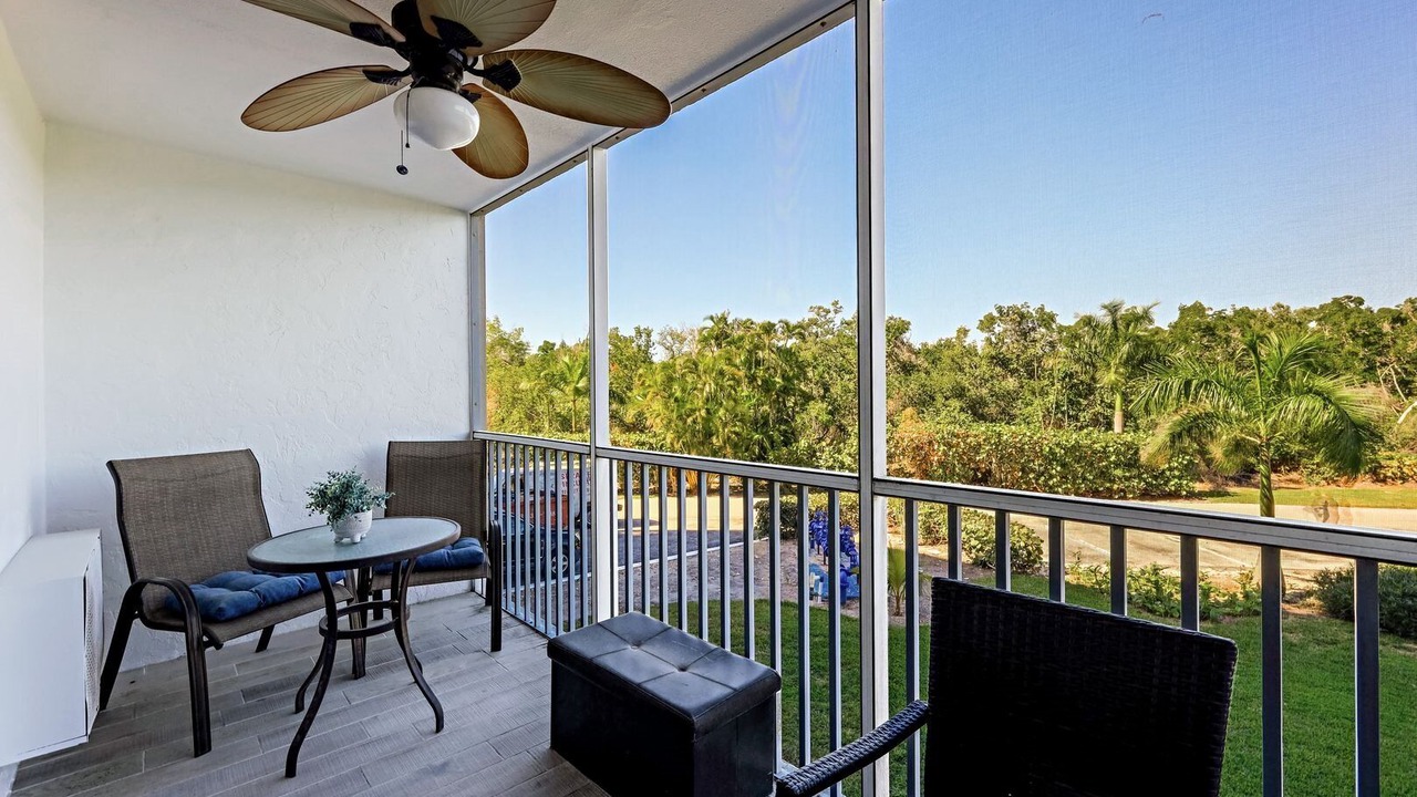 Photo of Patio Balcony in Vanderbilt Beach