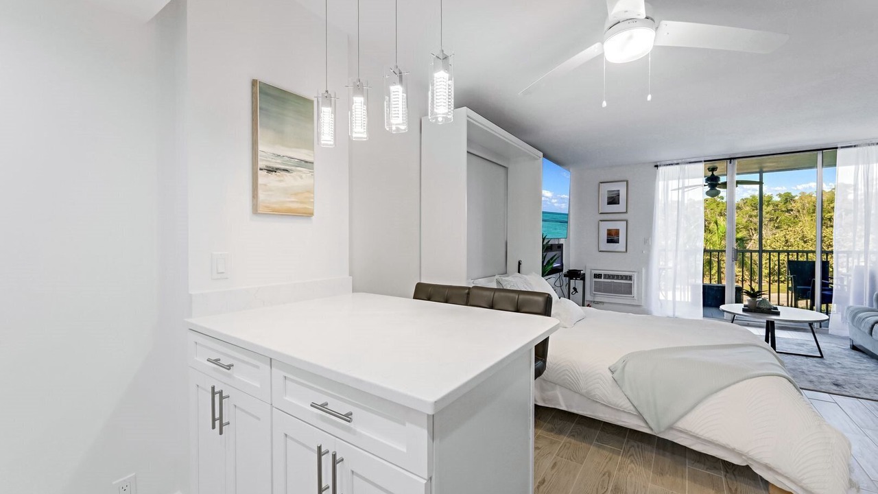 Photo of Bedroom in Vanderbilt Beach