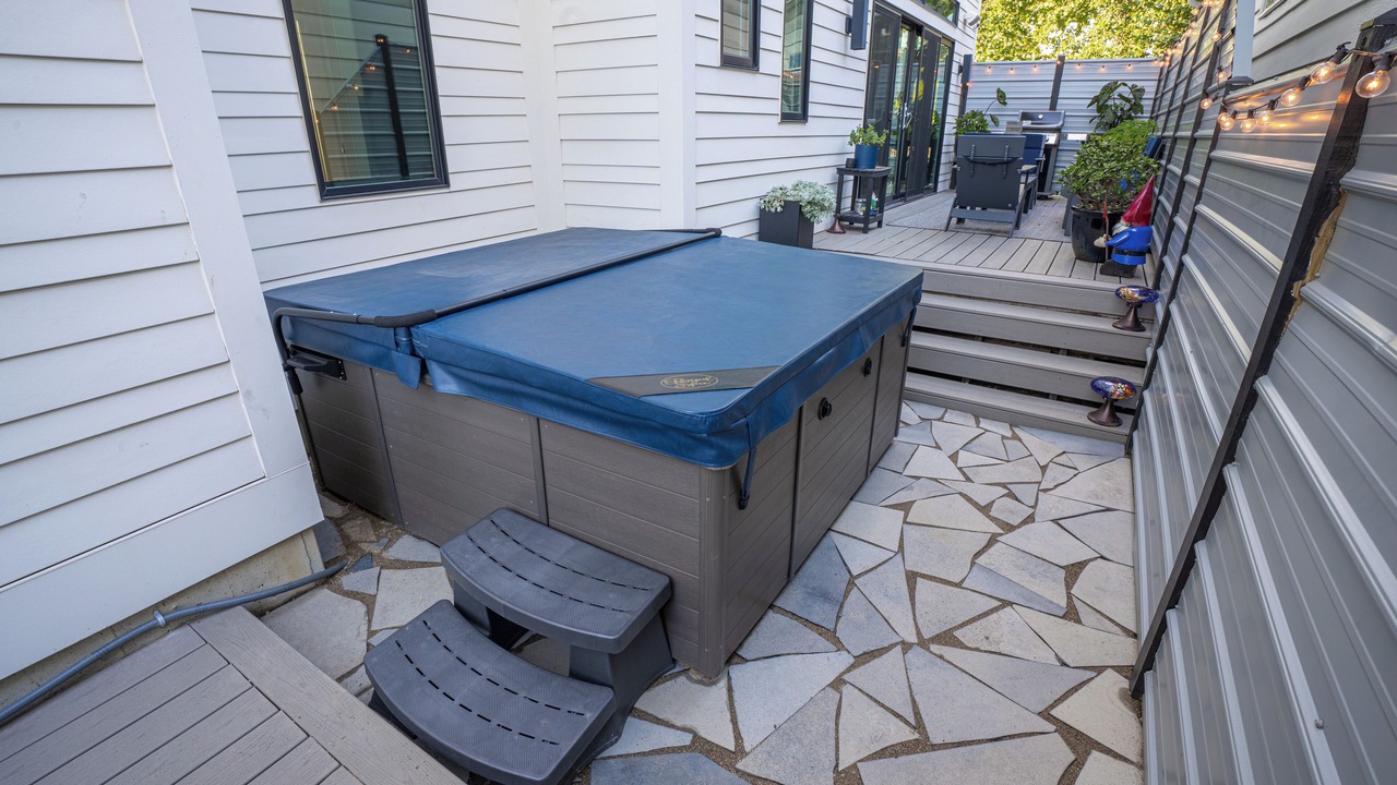 Photo of Patio Balcony in Fountain Square