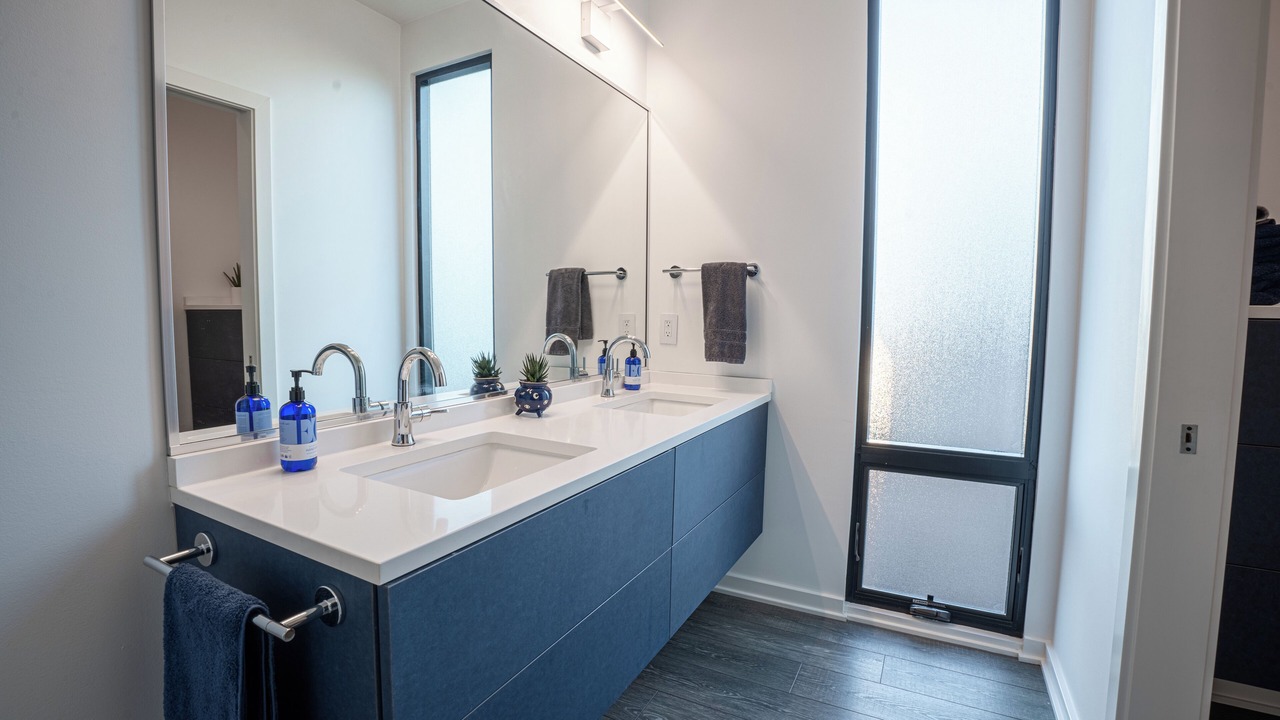 Photo of Bathroom in Fountain Square