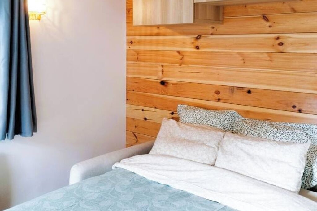 Photo of Bedroom in Eourres