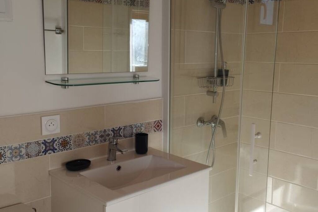 Photo of Bathroom in Eourres