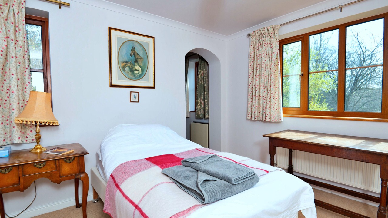 Photo of Bedroom in Llanidloes