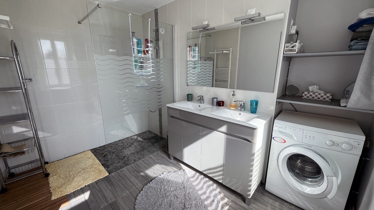 Photo of Bathroom in Genouillac