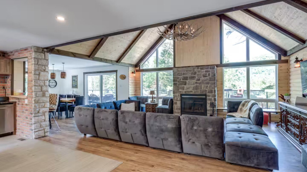 Photo of Livingroom in St-Adolphe-d'Howard