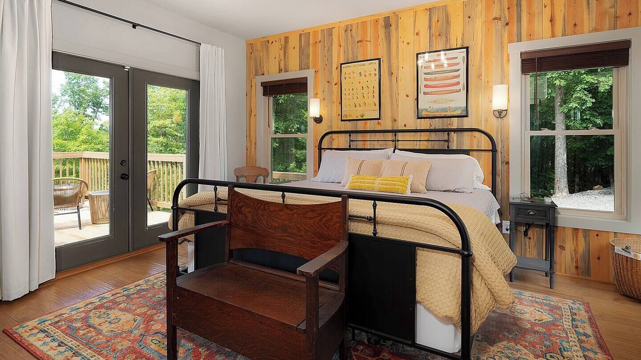 Photo of Bedroom in Ellijay