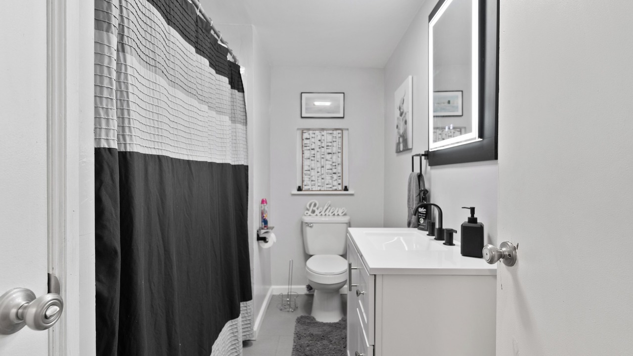 Photo of Bathroom in Natrona
