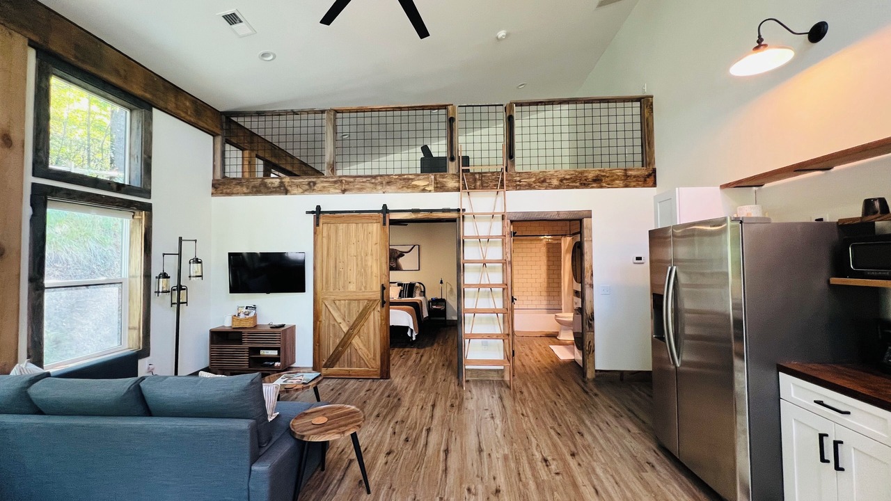 Photo of Livingroom in Cullowhee