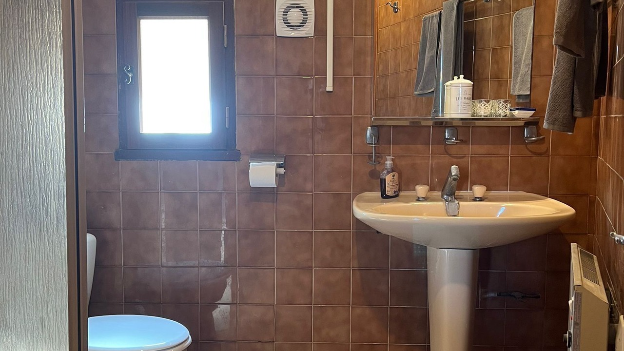 Photo of Bathroom in Saint-Saturnin-de-Lucian