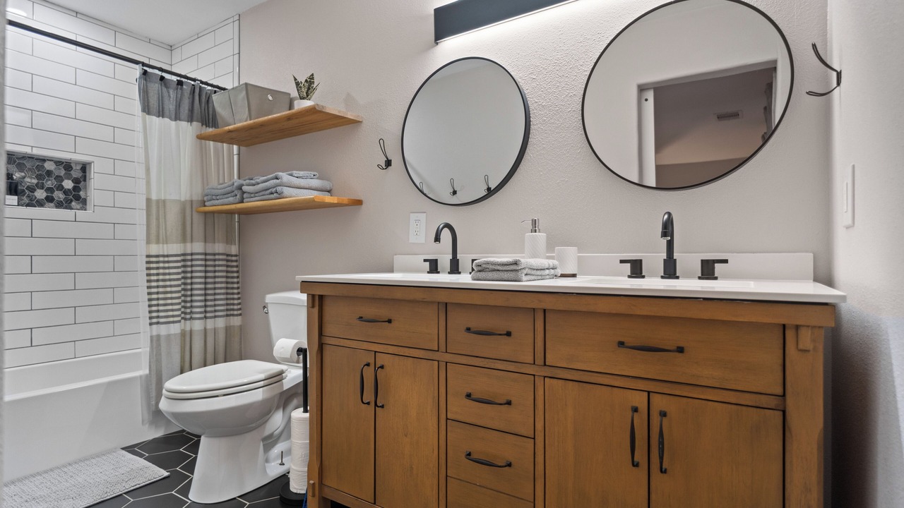 Photo of Bathroom in South Side