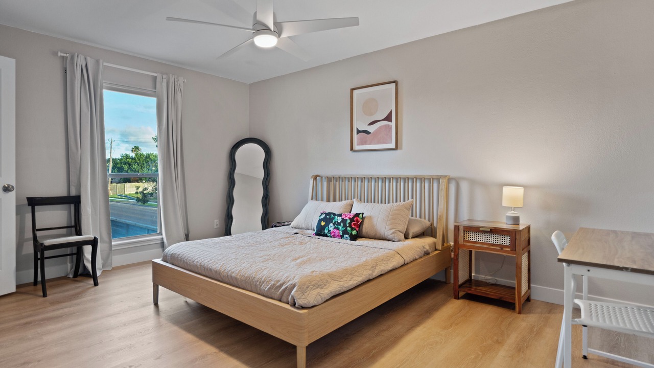 Photo of Bedroom in South Side