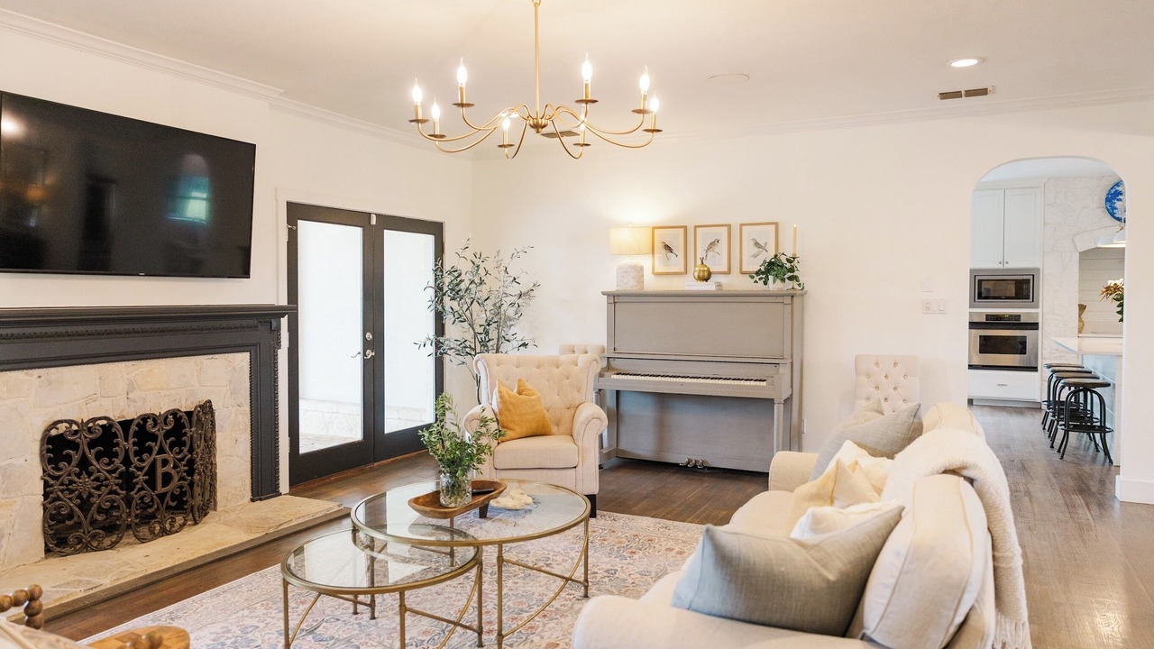 Photo of Livingroom in Hondo