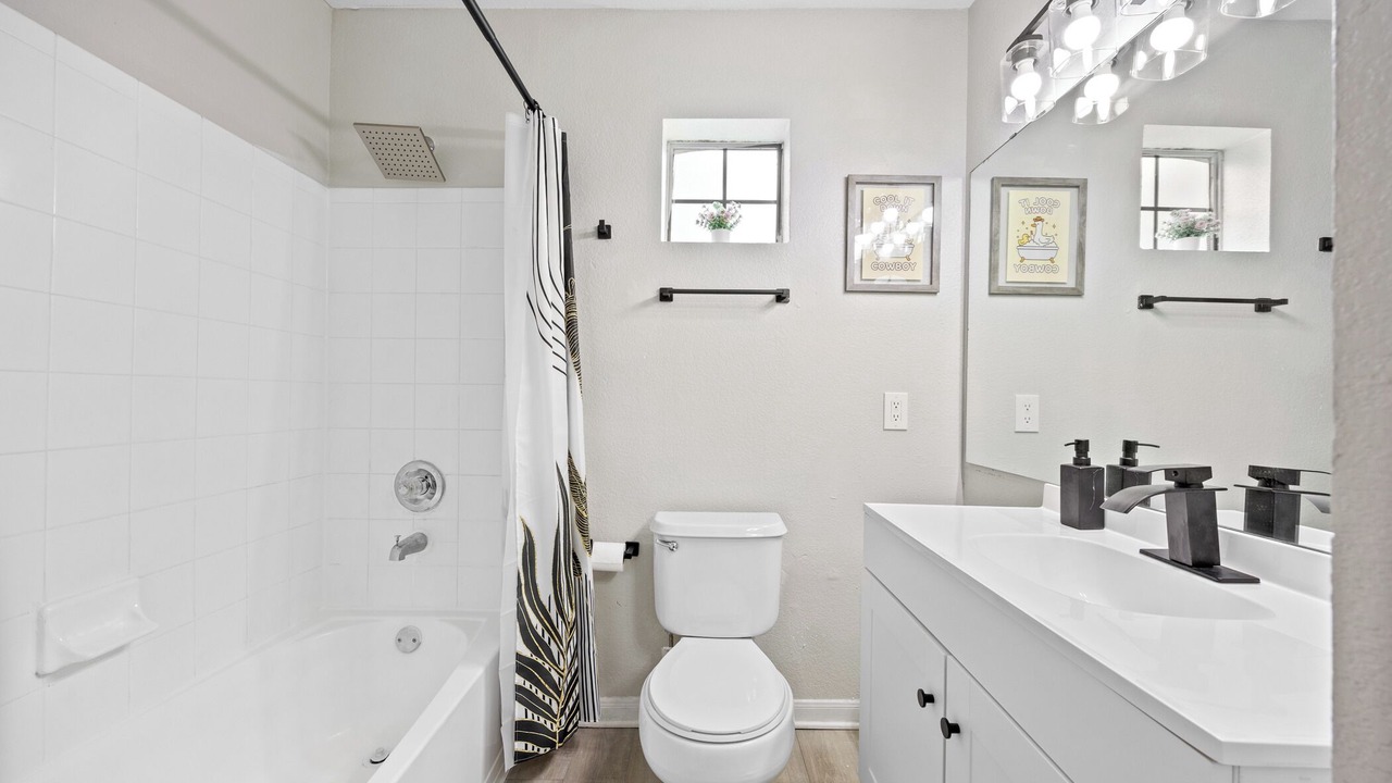 Photo of Bathroom in Pleasant Valley