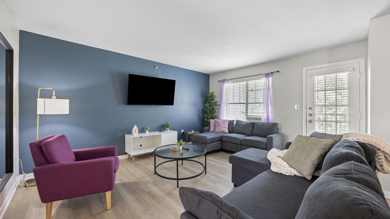 Photo of Livingroom in Pleasant Valley