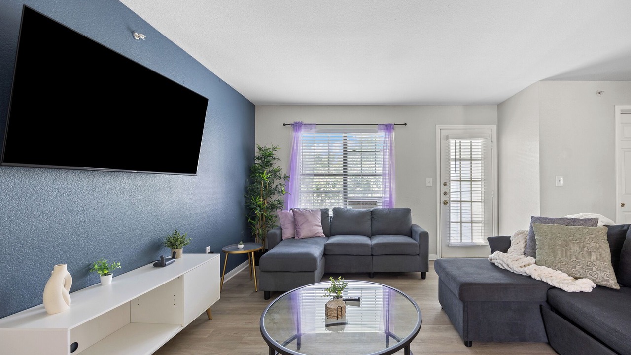Photo of Livingroom in Pleasant Valley