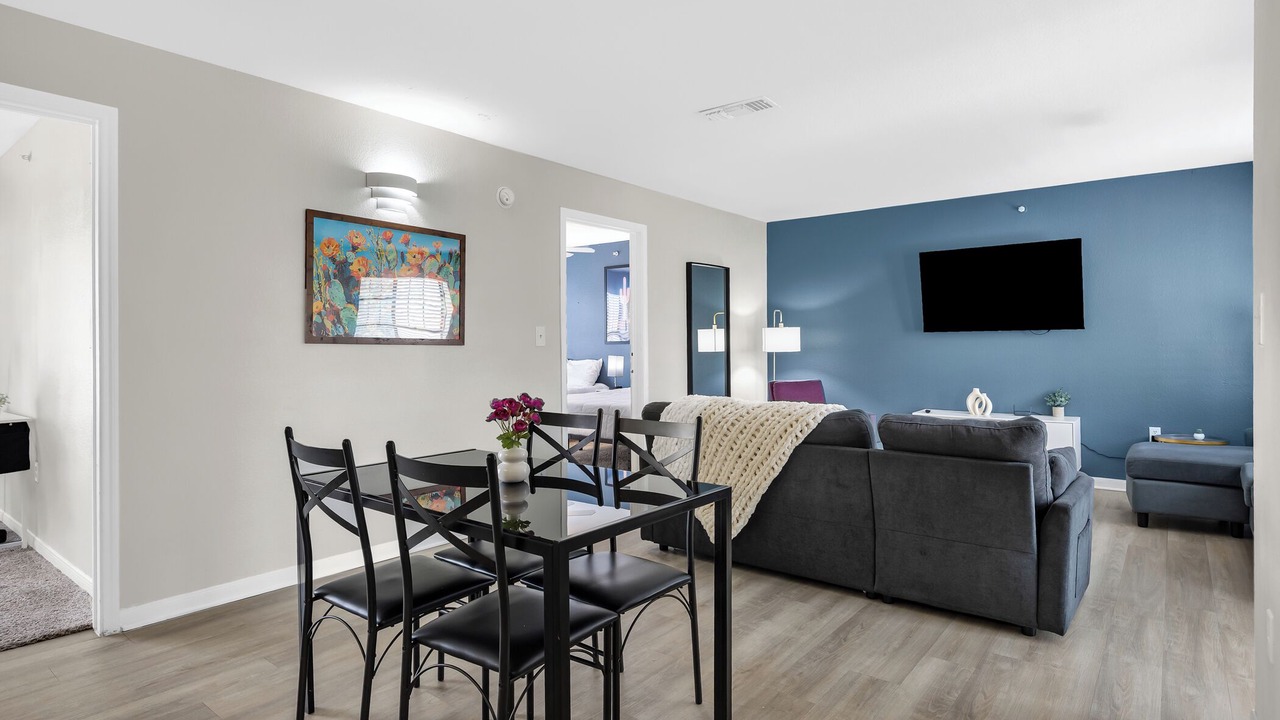 Photo of Livingroom in Pleasant Valley