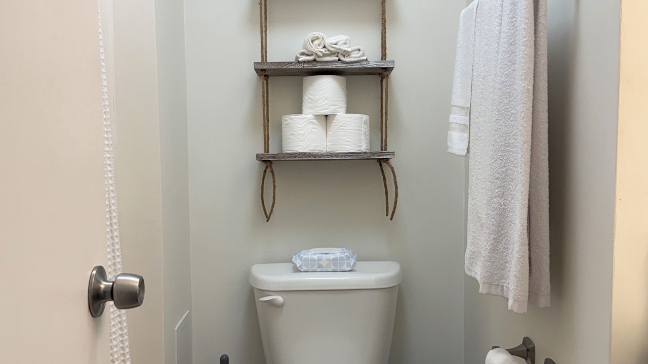 Photo of Bathroom in Punaluu