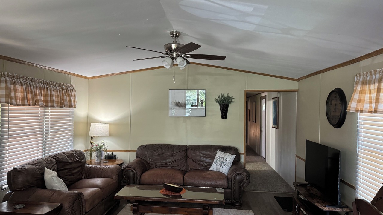 Photo of Livingroom in Osage County