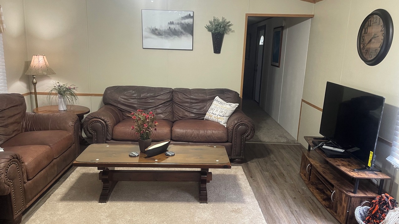 Photo of Livingroom in Osage County