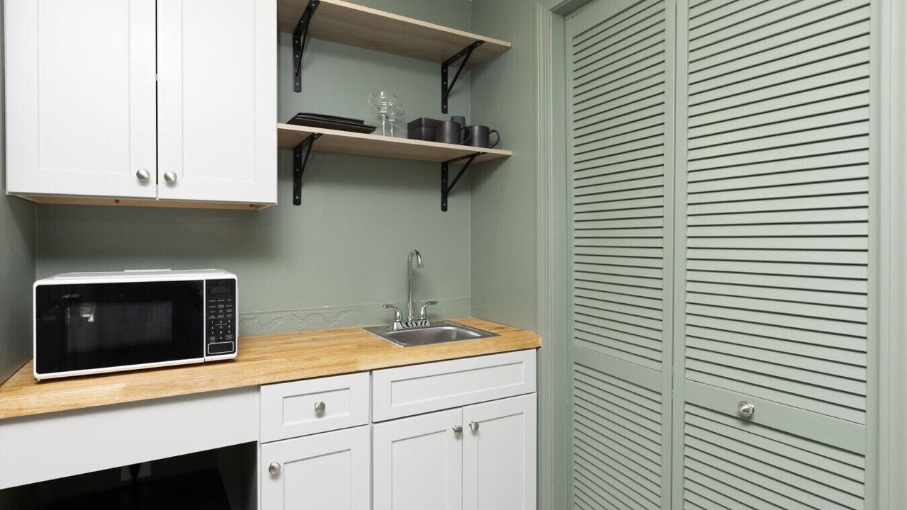 Photo of Kitchen in Off Broadway