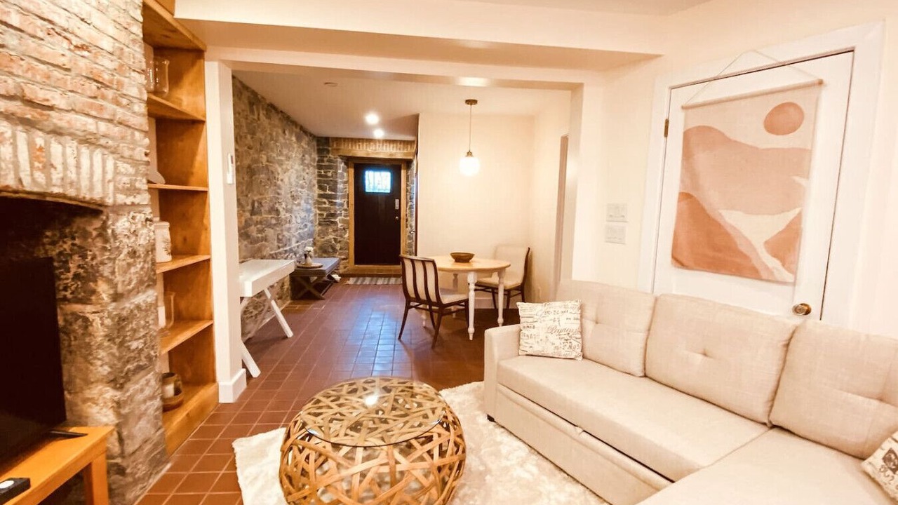 Photo of Livingroom in Inner Harbour