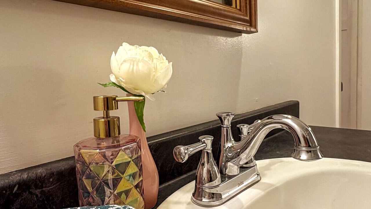 Photo of Bathroom in Inner Harbour