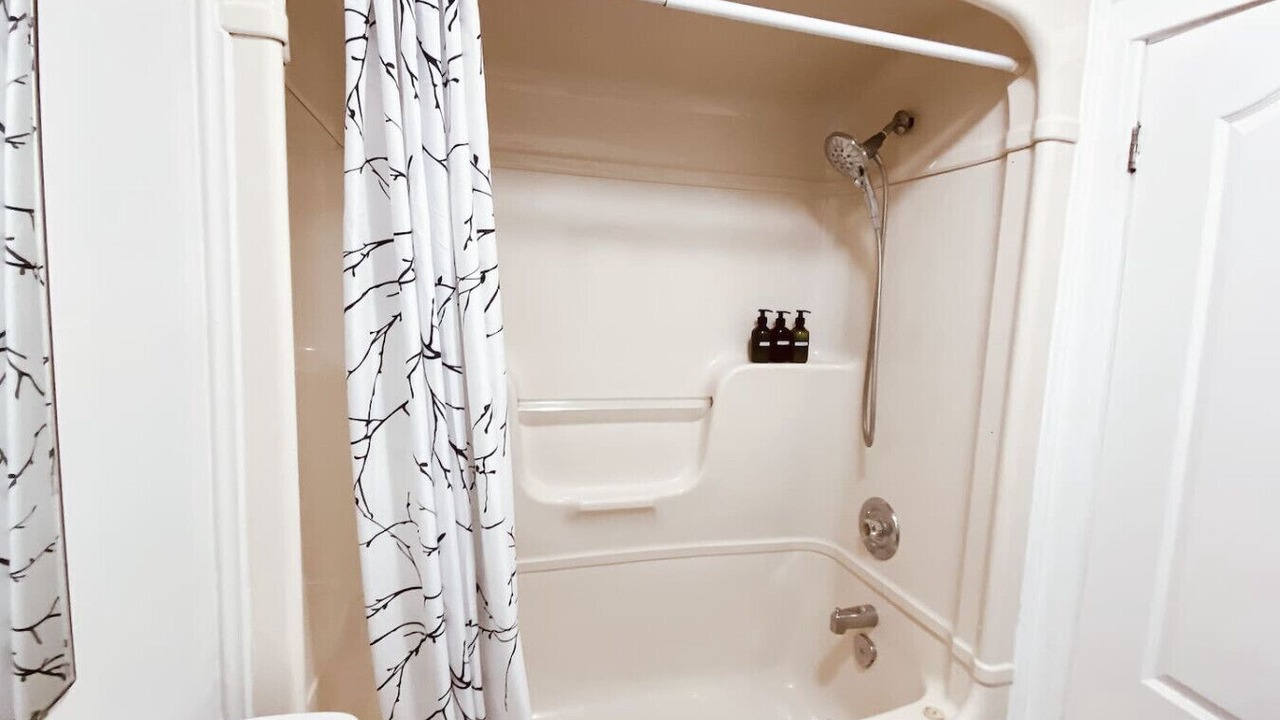 Photo of Bathroom in Inner Harbour