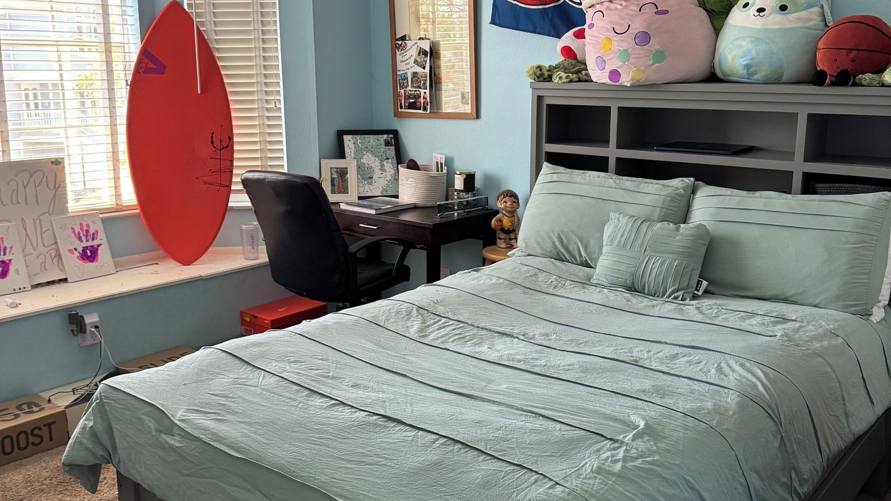 Photo of Bedroom in Crystal Beach