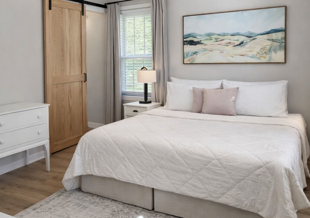 Photo of Bedroom in Albertson