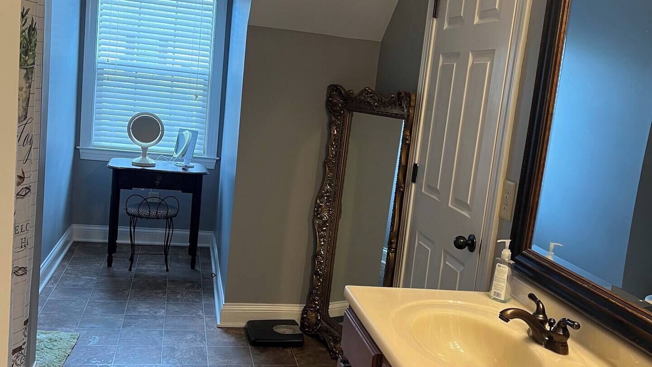 Photo of Bathroom in Spurgeon
