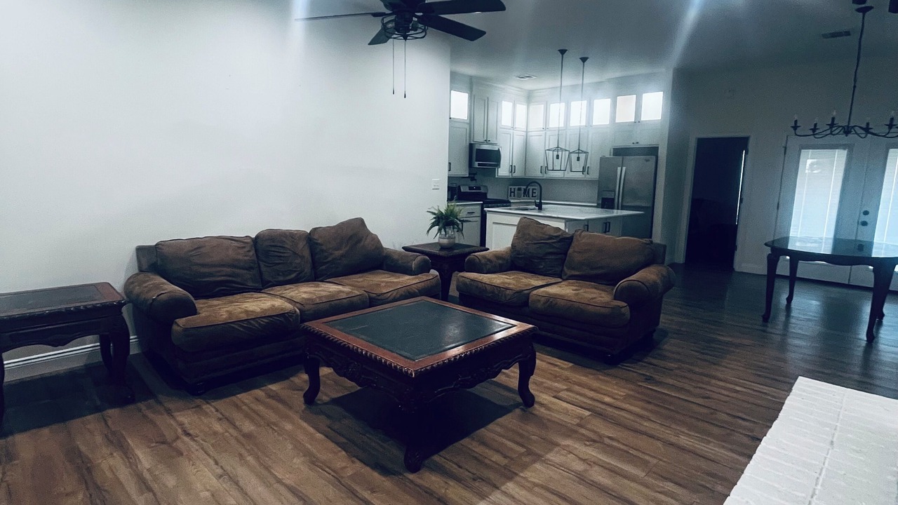 Photo of Livingroom in Leesville