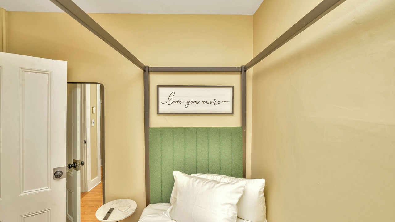 Photo of Bedroom in Hyde Park