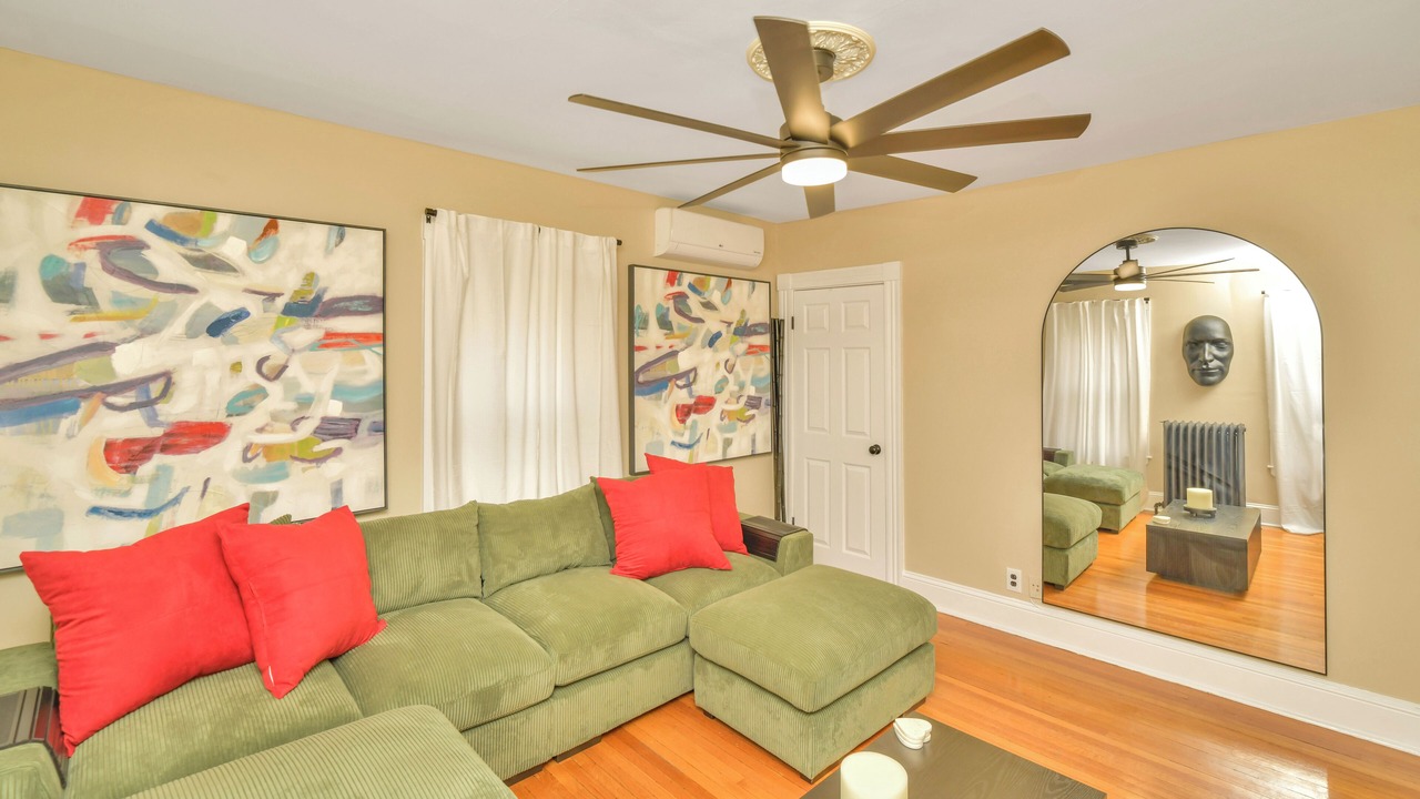 Photo of Livingroom in Hyde Park