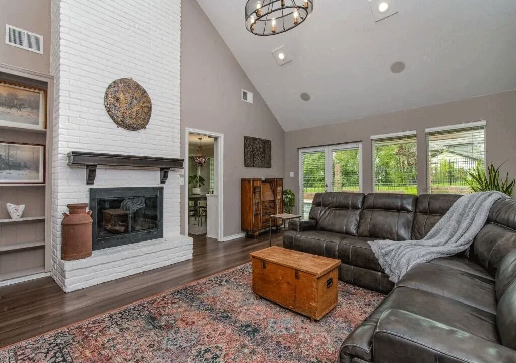 Photo of Livingroom in Heath